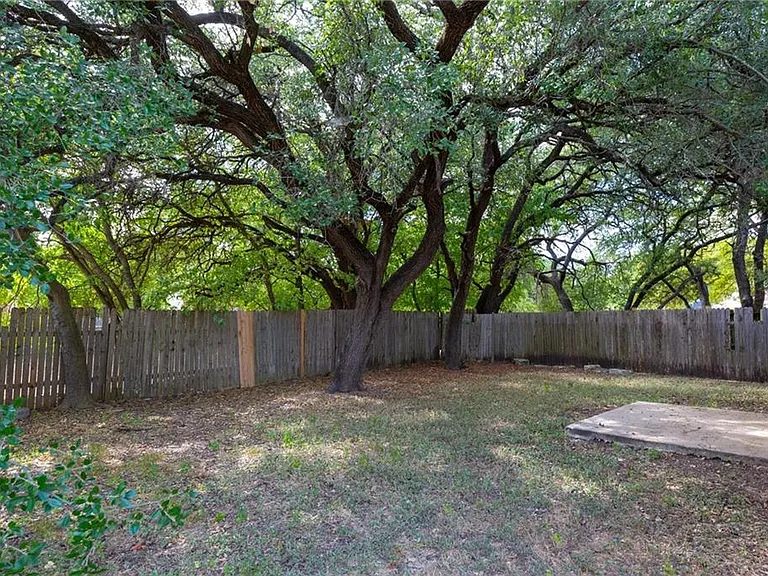 8807 Pineridge Dr #A — Photo 15