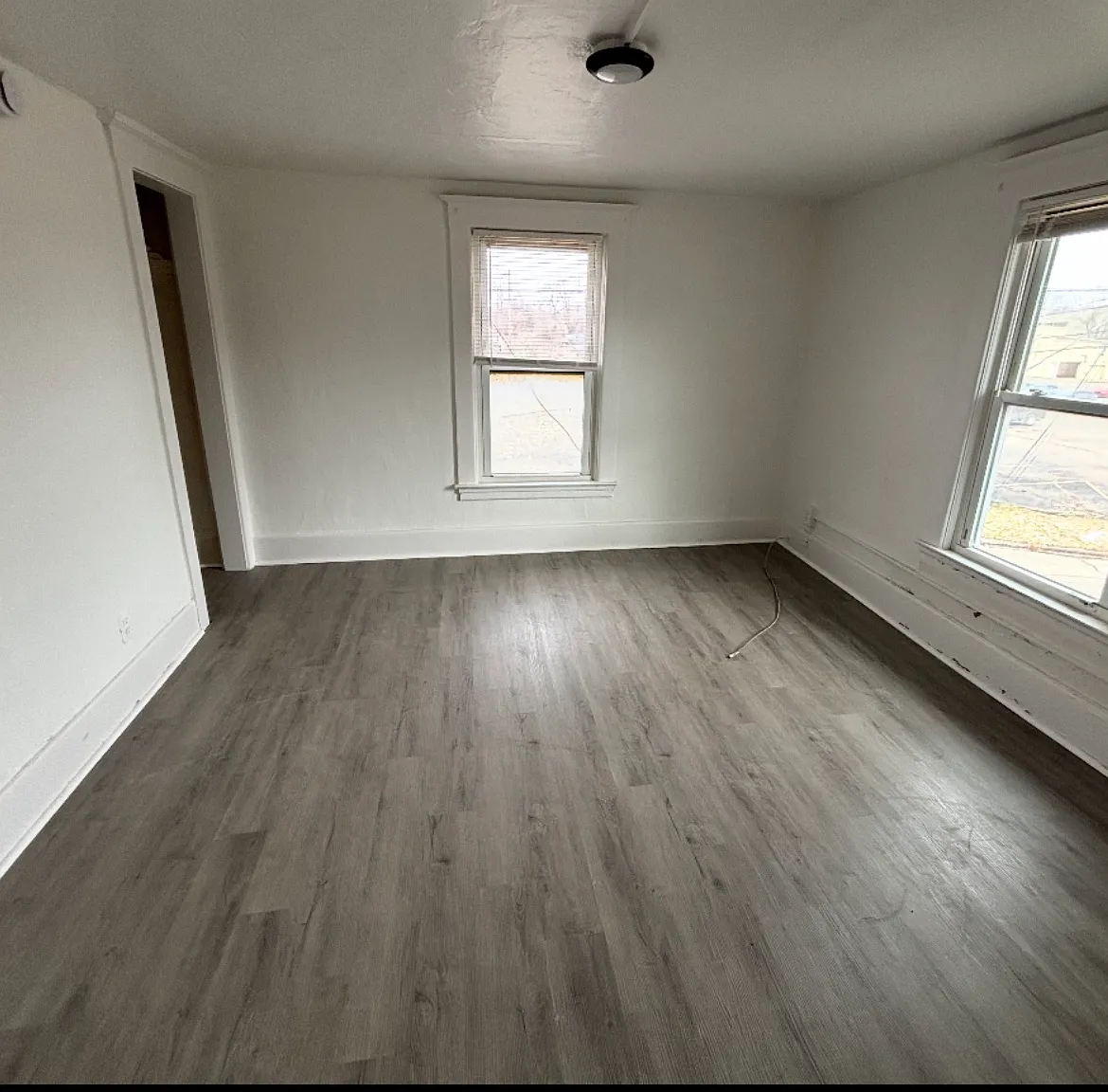 Studio, 600 sqft, $800 — Photo 3