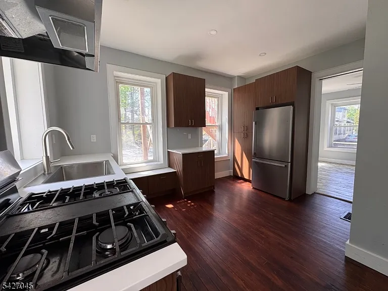 31 Diller Ave — Photo 3