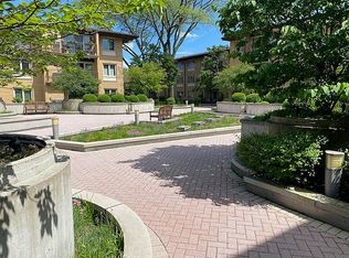 2460 W Talcott Rd APT 119, Park Ridge, IL 60068