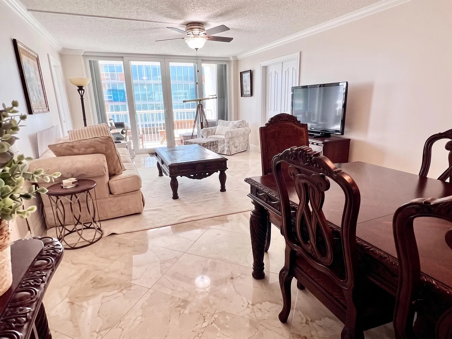 2 bed, 2.0 bath, 1600 sqft, $3,800 — Photo 4