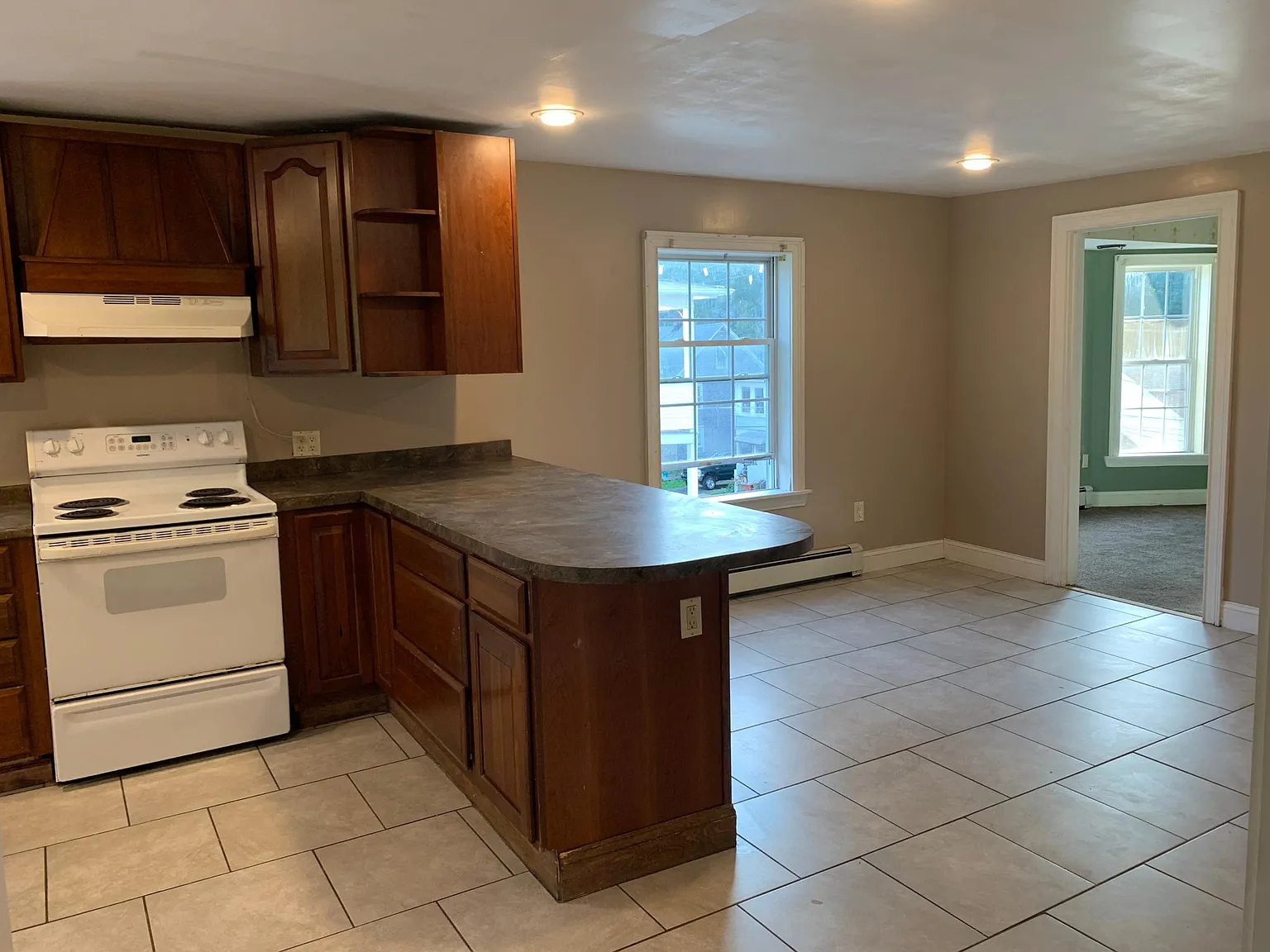 3 bed, 1400 sqft, $1,600 — Photo 4