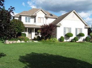 1458 Peppergrove Dr, Brighton, MI 48116