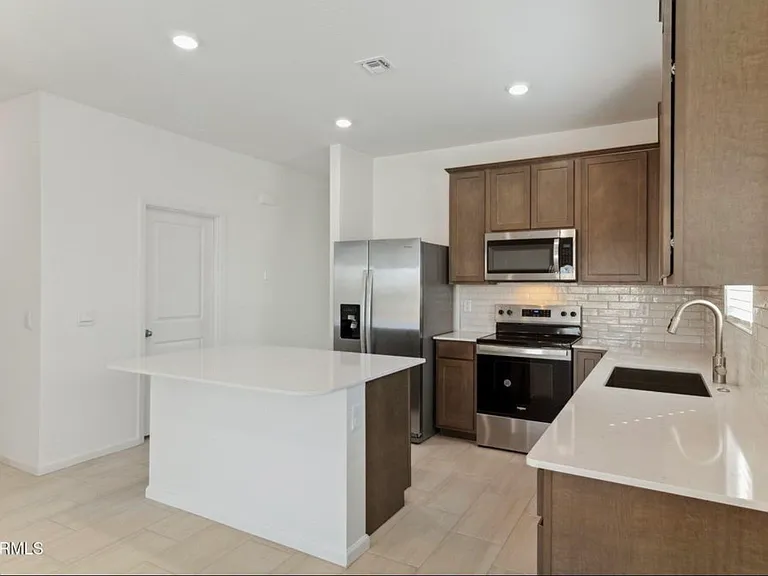25383 W Sunland Ave — Photo 7