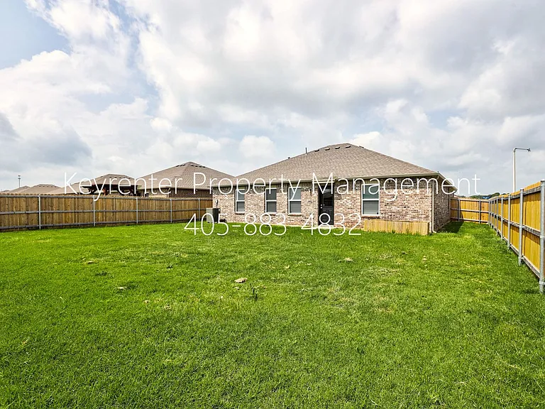 440 Fox Den Dr — Photo 32