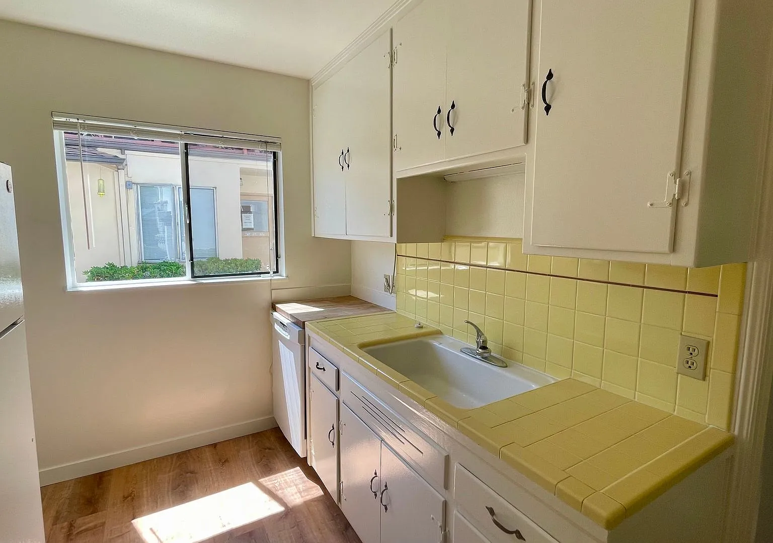 3608 Bickerstaff — Photo 4