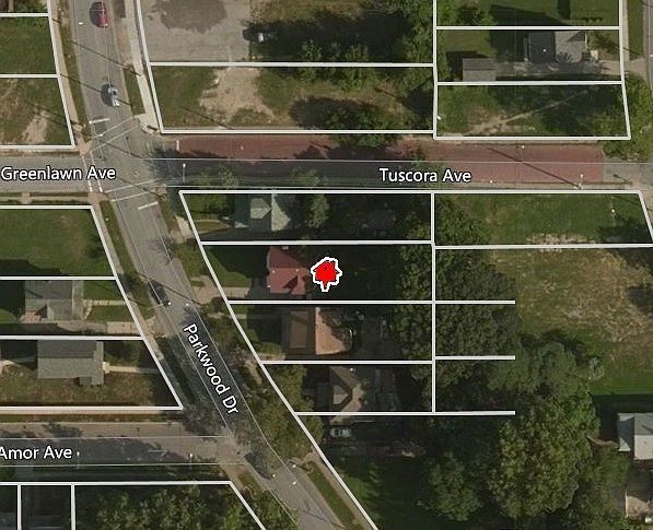 1st image of 999 Parkwood Dr
