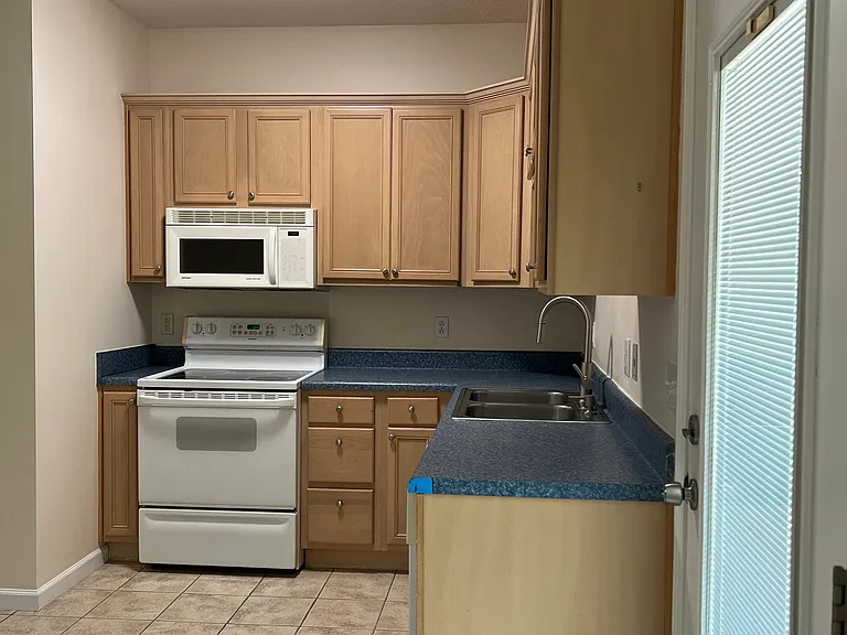 415 E Holston Ave #4 — Photo 5