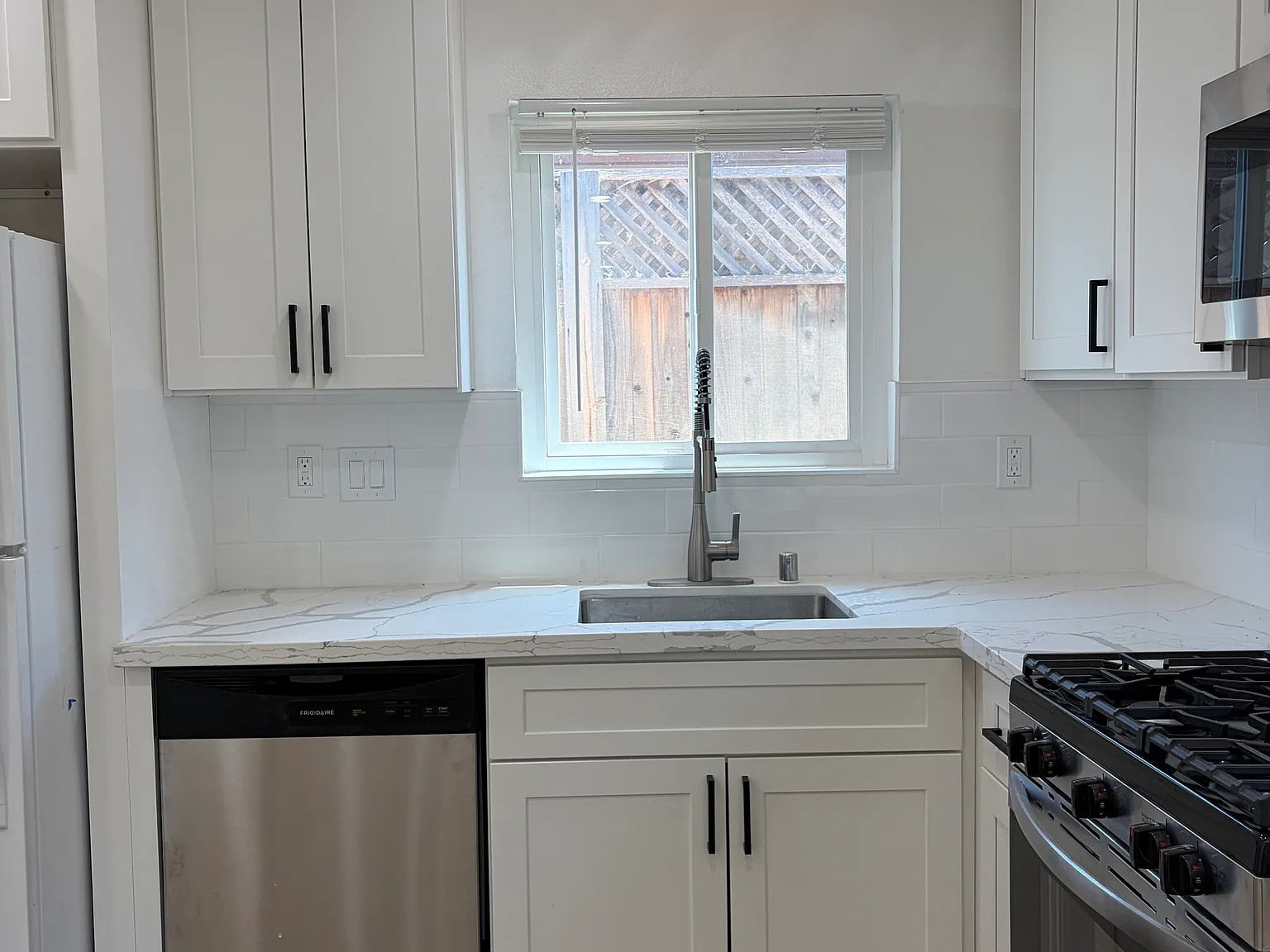 4 bed, 1817 sqft, $4,500 — Photo 3