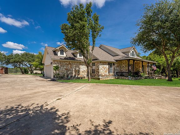 4th image of 109 N Rolling Oaks