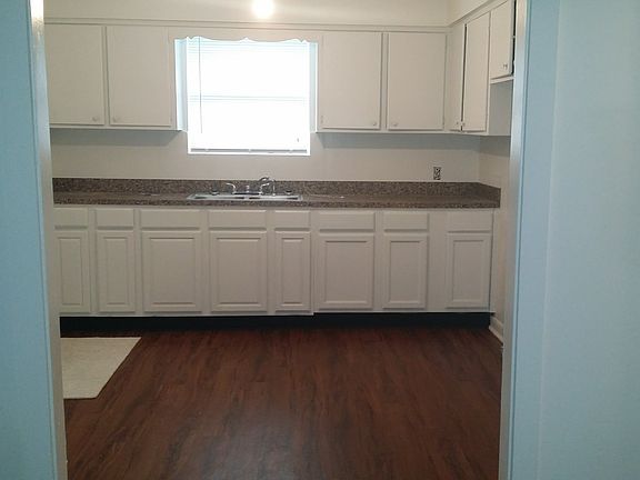 5th image of 1471 W 15th St