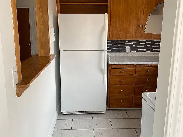 4217 E McGilvra St #6 — Photo 3