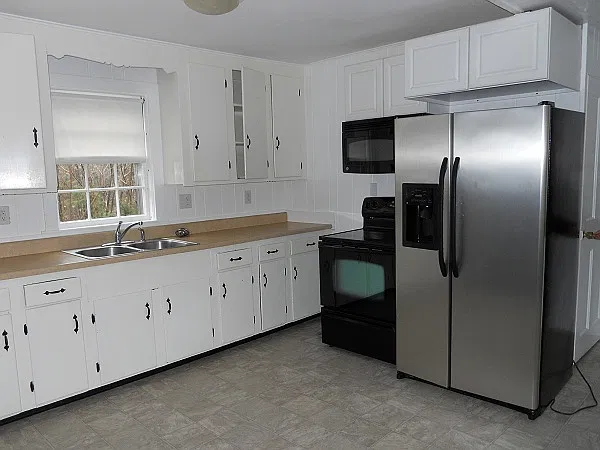 3 bed, 3291 sqft, $3,995 — Photo 4