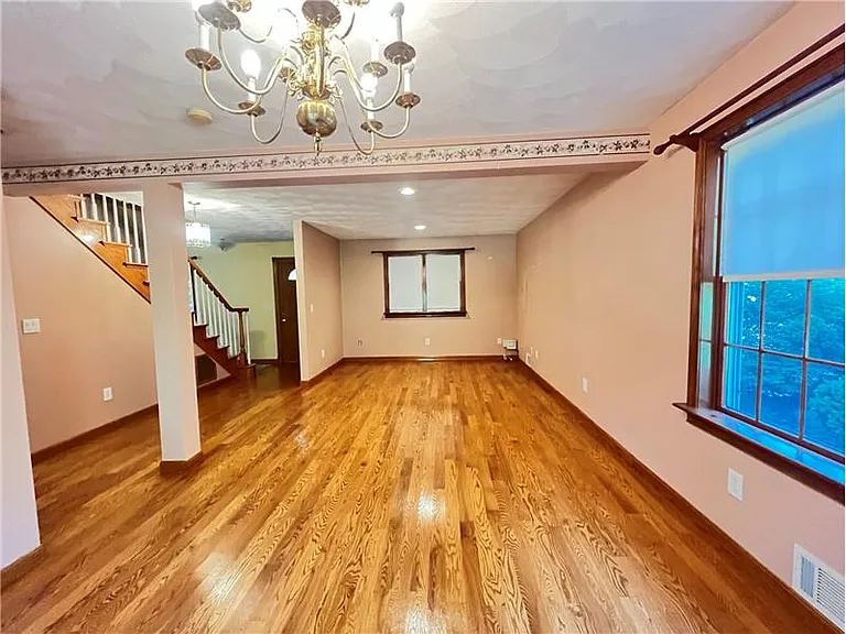 5 Kinney Ave — Photo 4