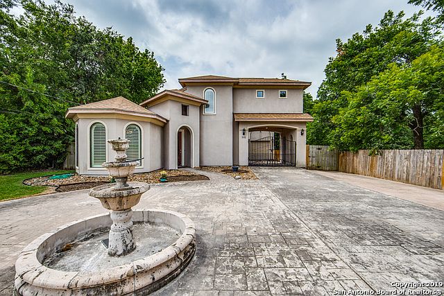 1st image of 3931 Parkway Dr