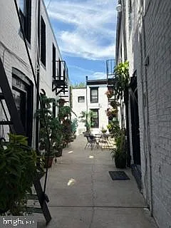 2 bed, 700 sqft, $1,000 — Photo 2