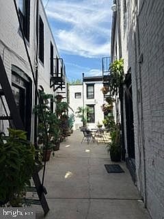 2nd image of 780 Washington Blvd APT 2F