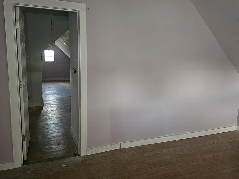 2025 W New York St — Photo 2
