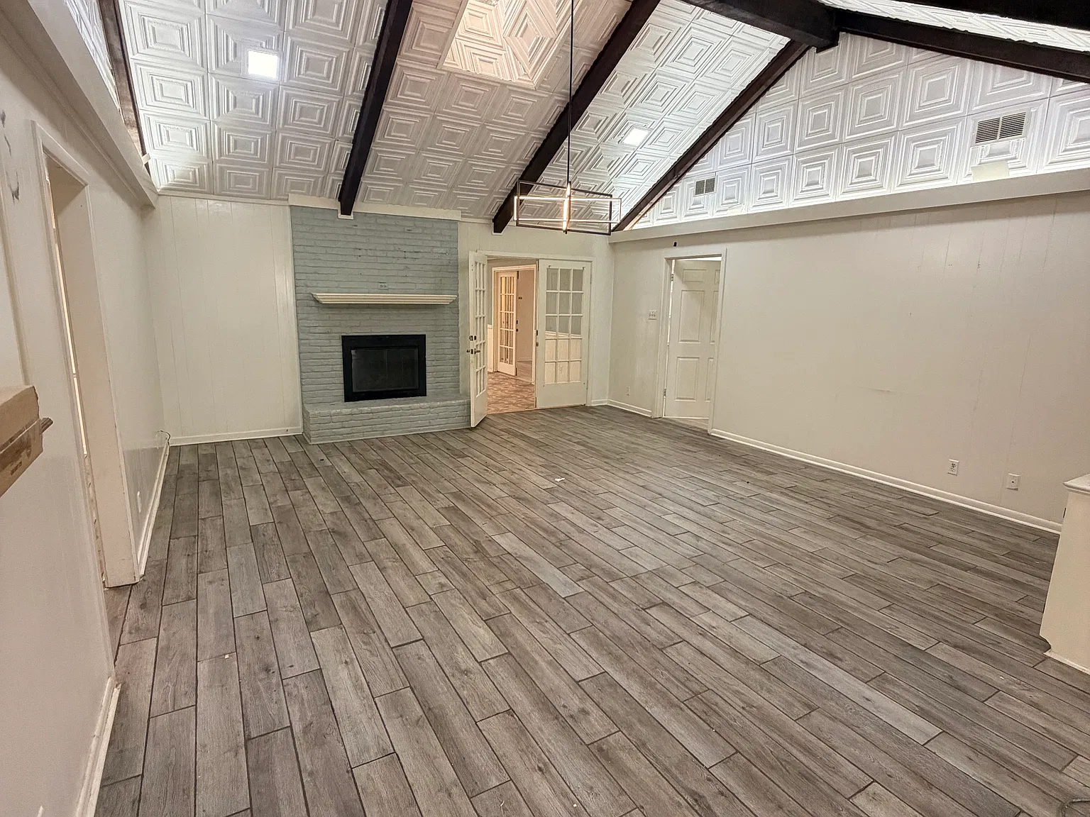 4 bed, 3214 sqft, $2,800 — Photo 2