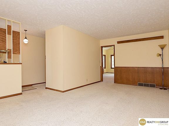 5th image of 1810 Frederiksen St
