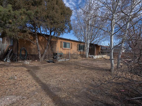 2nd image of 1432 Hellwig Rd