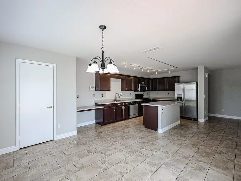 3385 E Longhorn Dr — Photo 36