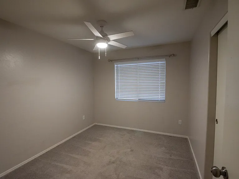 833 E Ross Ave — Photo 7