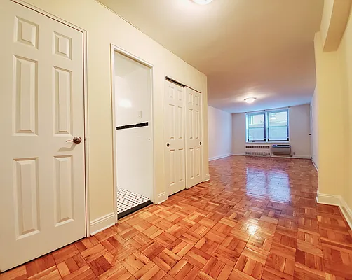Rented by New York Dwellings LLC | media 7