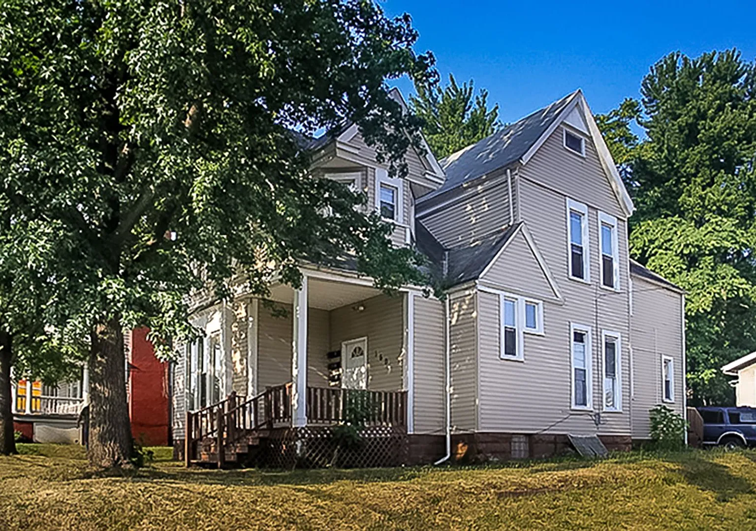 160 S. Arlington — Photo 1