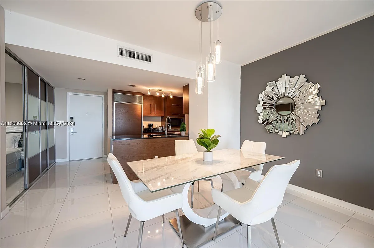 Building Photo - 485 Brickell Ave #3109