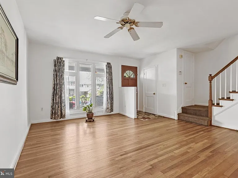 1447 Walker Ave — Photo 6