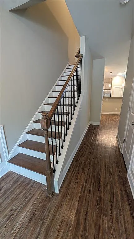 2 bed, 4.0 bath, 1617 sqft, $2,495 — Photo 4