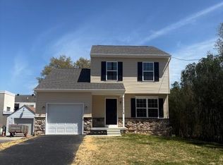 8 Maple Ave, Elsmere, DE 19805