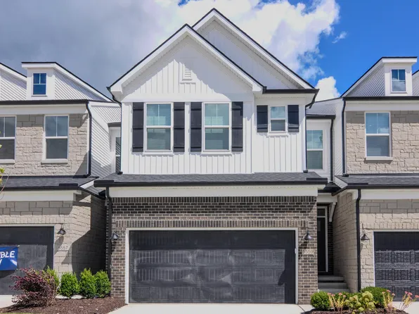 5559 E Spaniel Dr, Ann Arbor, MI 48108