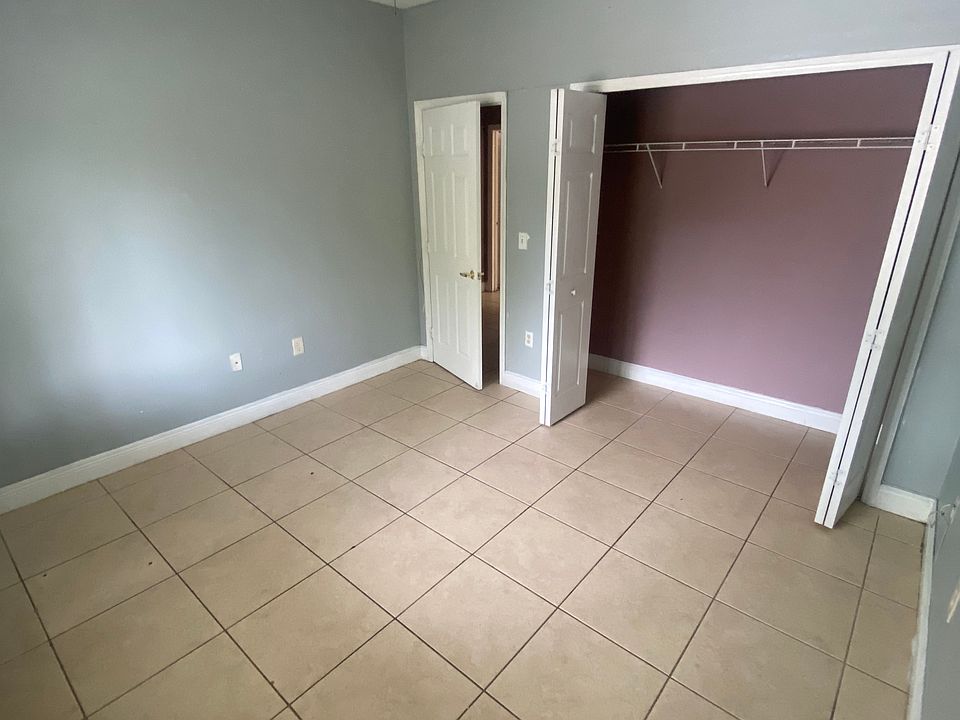 1st image of 915 NE 13th Ave