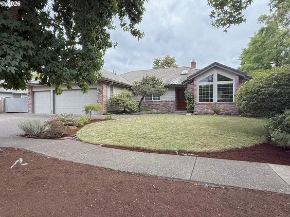 1487 Kiev St, Springfield, OR 97477