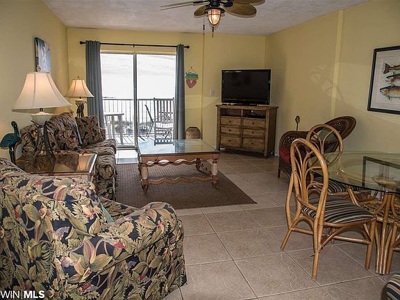 5th image of 939 W Beach Blvd