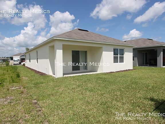 3rd image of 519 Armoyan Way