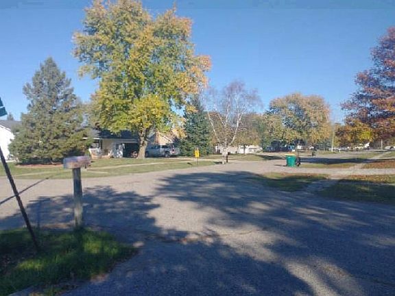 5th image of 105 Saint Clair St