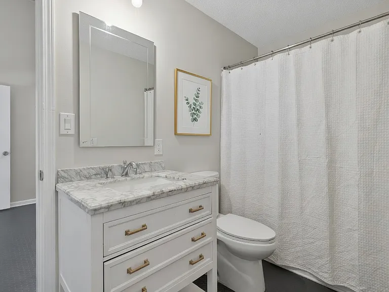 Jack and Jill upstairs full bathroom