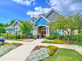 1460 Summerfield Dr APT 6, Aurora, IL 60504