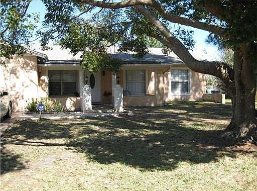 1st image of 145 Poinsettia Dr