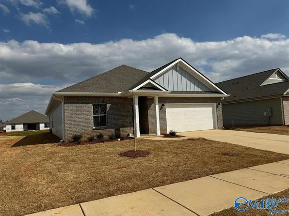 12660 Whitcomb Cir, Athens, AL 35613