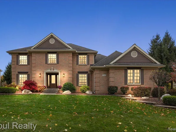24418 Nantucket Dr, Novi, MI 48374