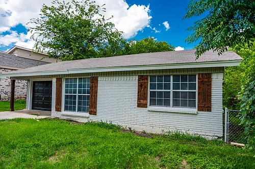 2110 Spikes St Photo 1