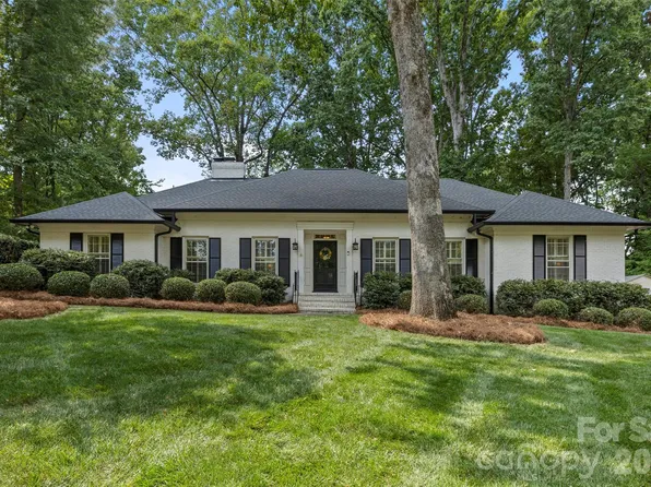 1009 Bearmore Dr, Charlotte, NC 28211