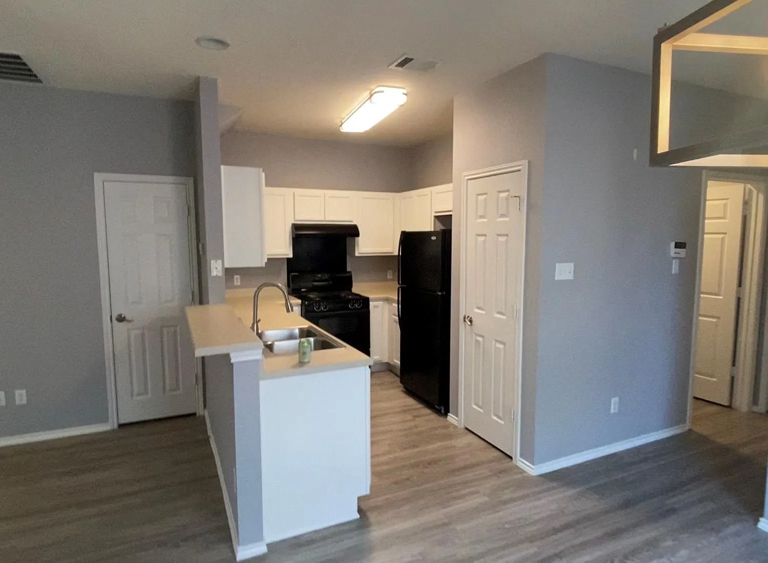 3 bed, 2.5 bath, 2166 sqft, $1,800 — Photo 3