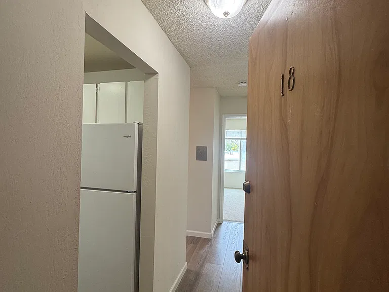 401 Stannage Ave #18 — Photo 1