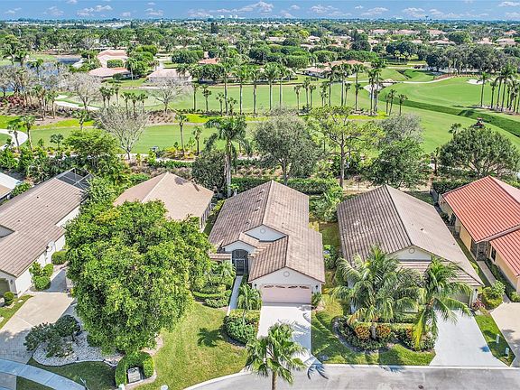 3rd image of 10466 Lexington Circle