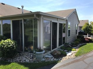 1954 Falling Leaf Ln, Miamisburg, OH 45342